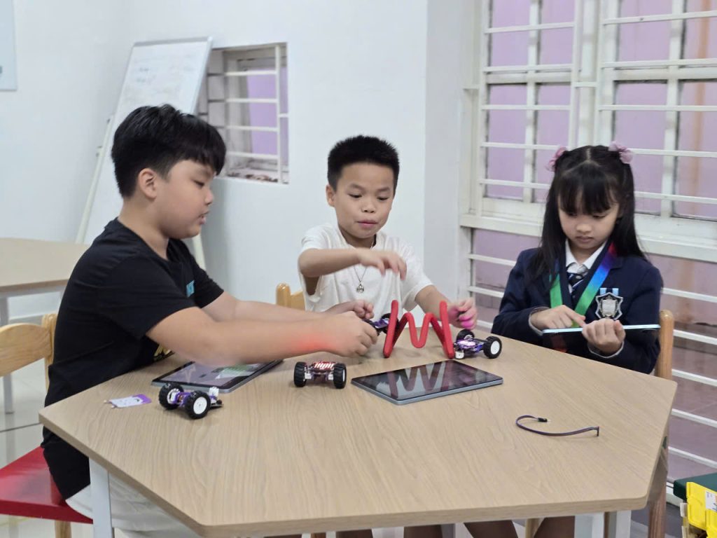 Trẻ rèn luyện tư duy sáng tạo